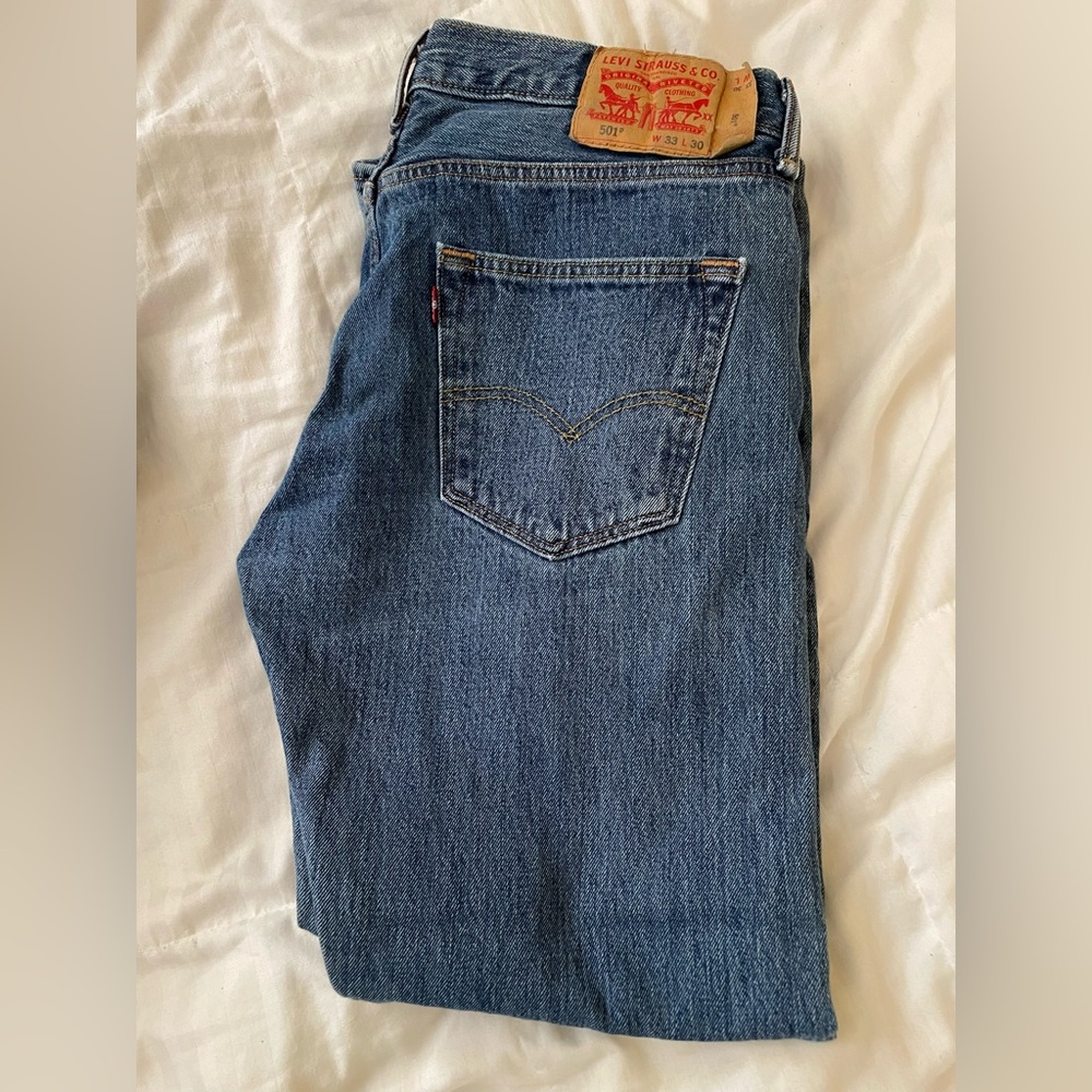 Levi's Men's Blue Denim Jeans - Classic Straight Fit